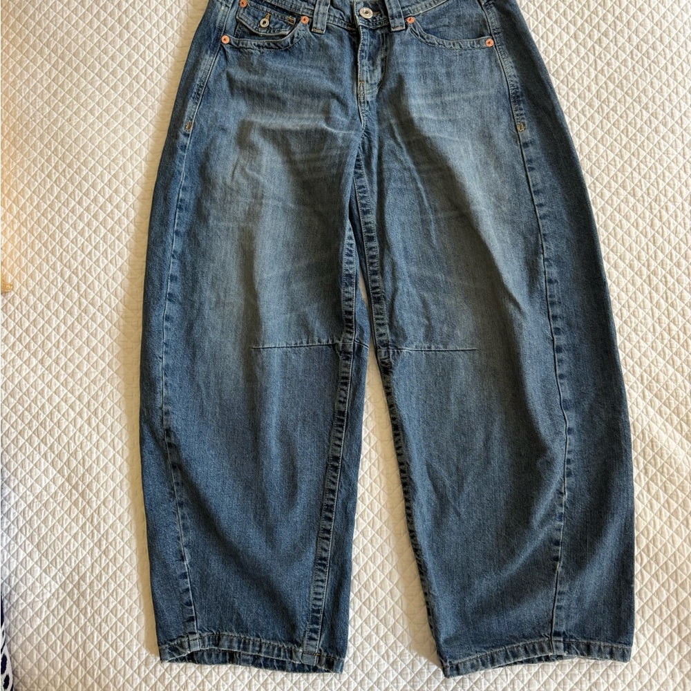 BDG Kayla Cocoon Low-Rise Jeans - Picture 3 of 3